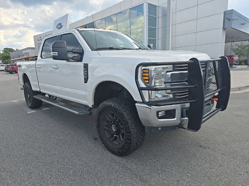 Used 2019 Ford F250 Lariat w/ Lariat Ultimate Package AWD/4WD image 2