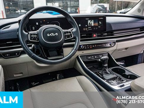 Used 2025 Kia Carnival SX Prestige image 29