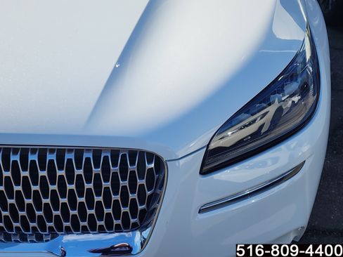 Used 2022 Lincoln Corsair AWD w/ Equipment Group 101A image 7