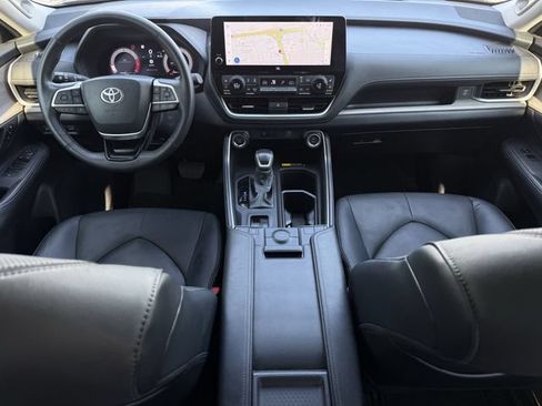 Used 2026 Toyota Grand Highlander FWD image 10
