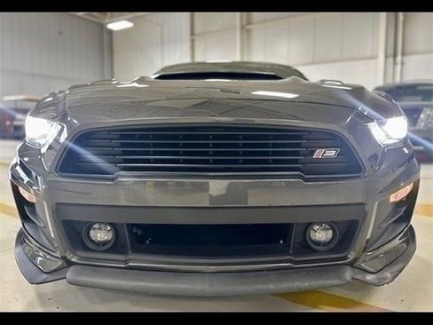 Used 2017 Ford Mustang GT Premium w/ GT Performance Package image 2