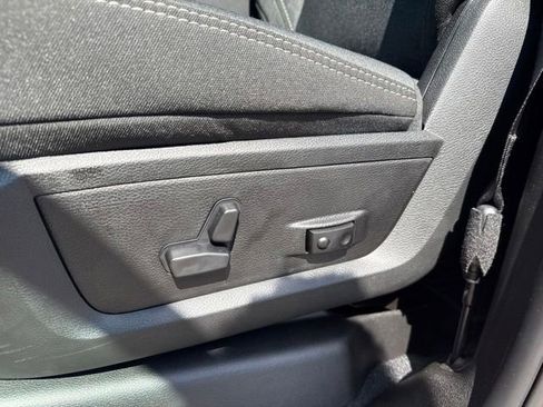 New 2026 RAM 2500 Big Horn AWD/4WD image 11