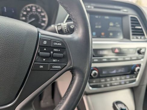 Used 2017 Hyundai Sonata Limited image 19