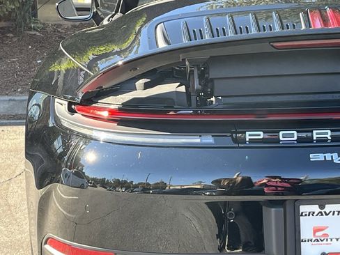 Used 2025 Porsche 911 Carrera w/ Premium Package image 15