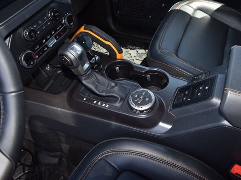Used 2024 Ford Bronco Badlands AWD/4WD image 9