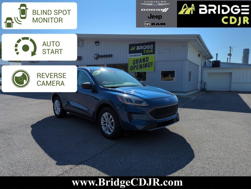 Used 2022 Ford Escape SE w/ Cold Weather Package AWD/4WD image 1