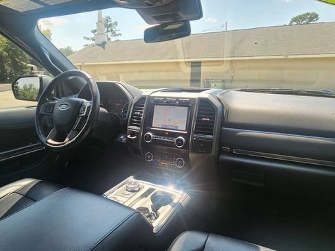 Used 2020 Ford Expedition XLT w/ Equipment Group 202A AWD/4WD image 25