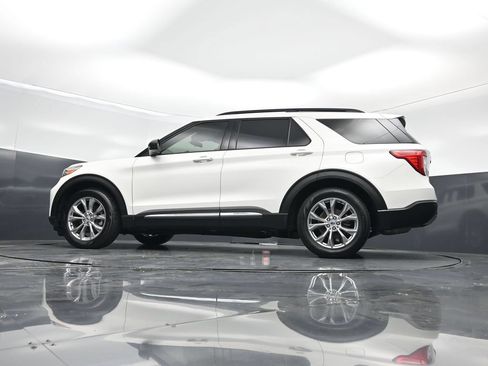Certified 2021 Ford Explorer XLT w/ Equipment Group 202A RWD image 49