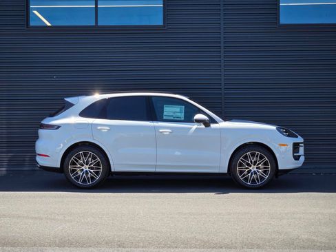 New 2026 Porsche Cayenne AWD/4WD image 8