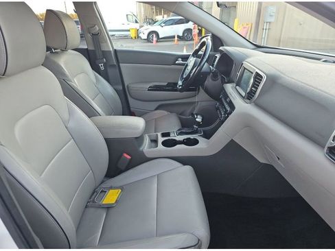 Used 2018 Kia Sportage EX image 24