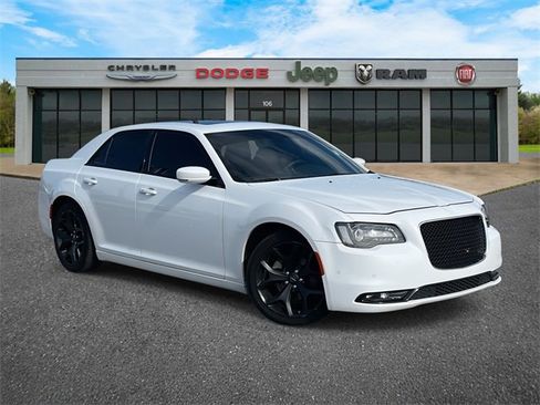 Used 2022 Chrysler 300 S image 2