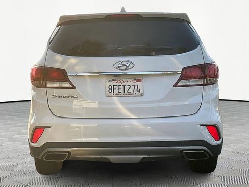 Used 2018 Hyundai Santa Fe SE image 4