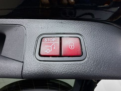 Used 2025 Mercedes-Benz GLA 250 4MATIC image 41