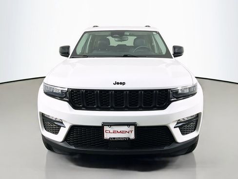 Used 2023 Jeep Grand Cherokee Limited w/ Black Appearance Package AWD/4WD image 3