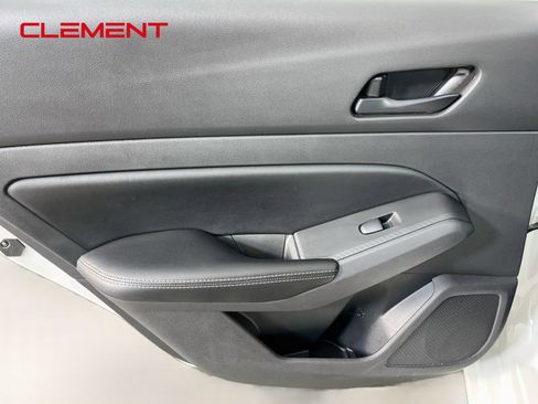 Used 2025 Nissan Altima 2.5 SV FWD image 29