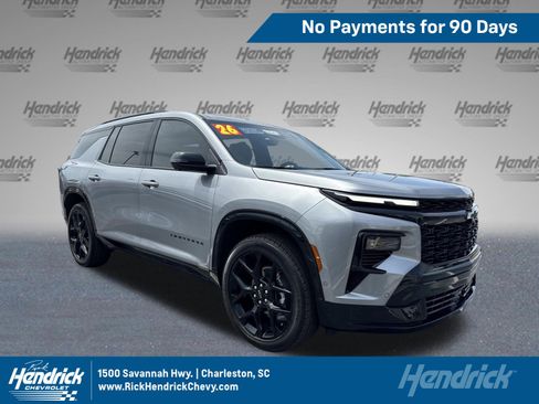 Used 2026 Chevrolet Traverse RS FWD image 1