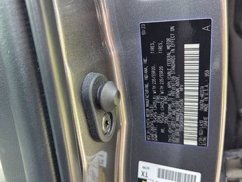 Used 2023 Toyota Highlander Platinum FWD image 18