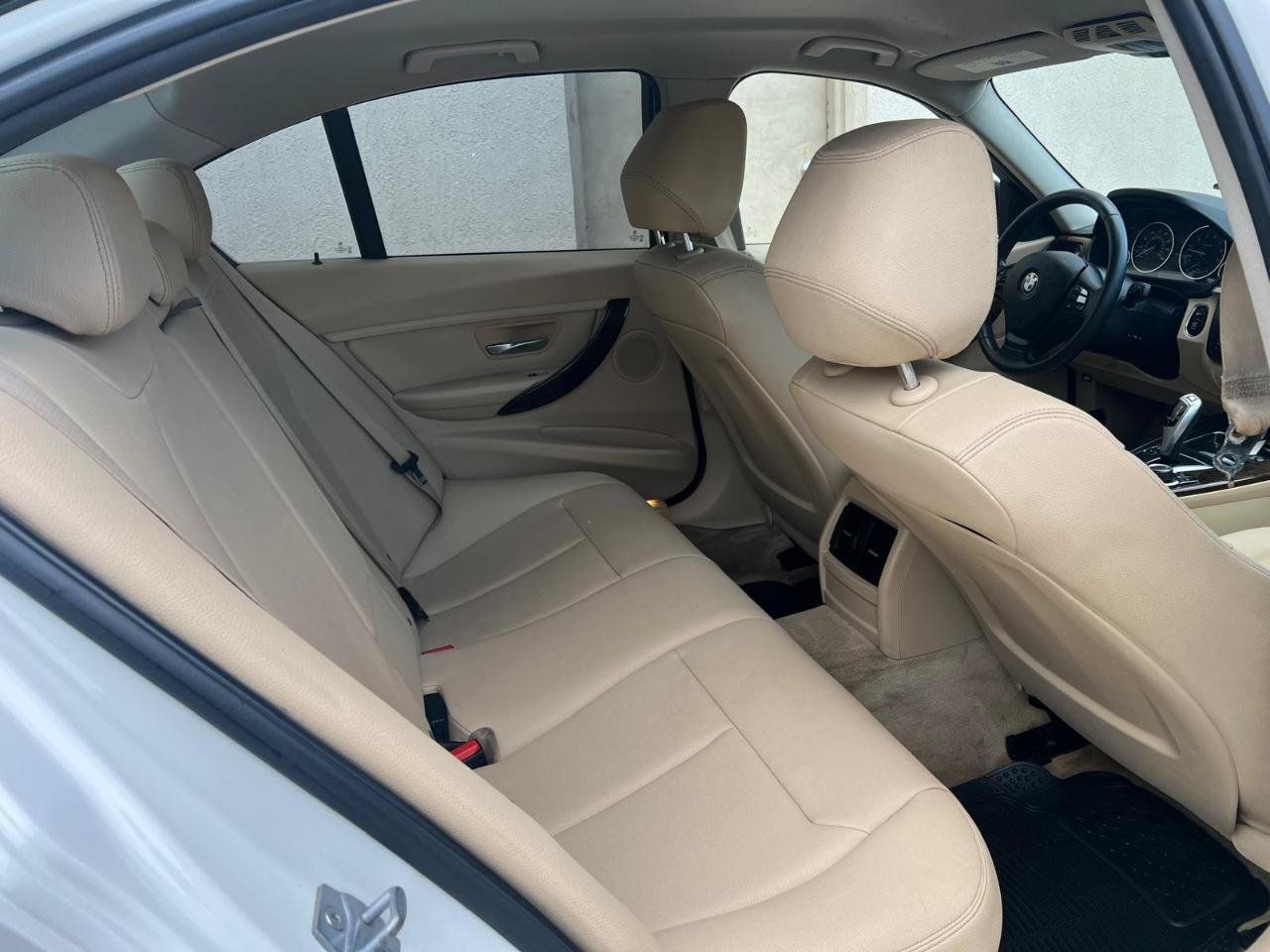 Used 2014 BMW 320i Sedan RWD image 21