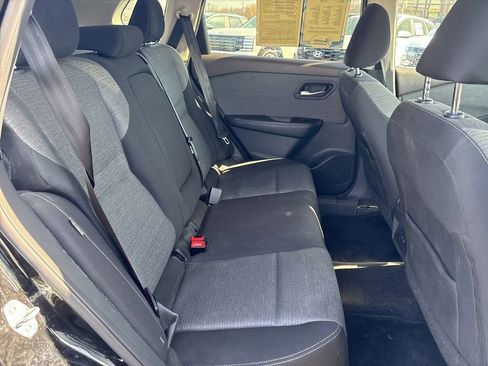 Used 2022 Nissan Rogue SV image 10