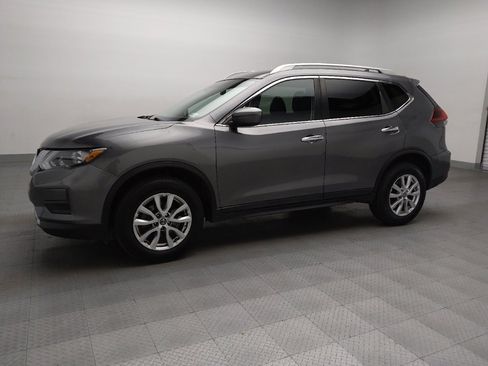 Used 2019 Nissan Rogue SV image 2