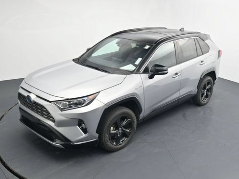 Used 2019 Toyota RAV4 XSE w/ XSE Weather Package AWD/4WD image 12