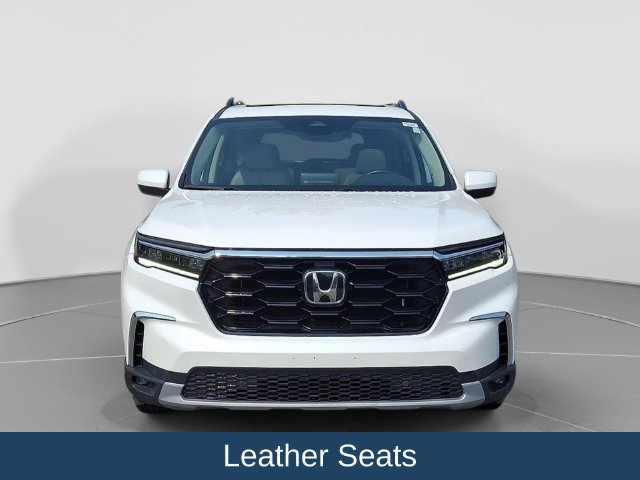 Used 2025 Honda Pilot Touring image 3