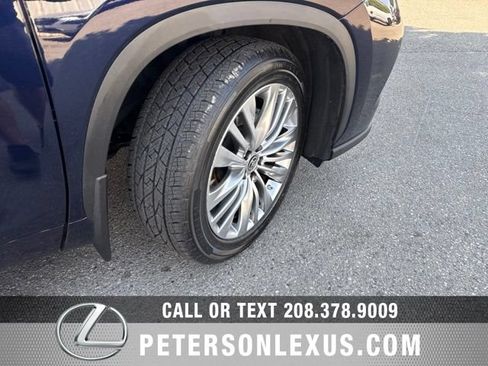 Used 2024 Toyota Highlander Platinum AWD/4WD image 11