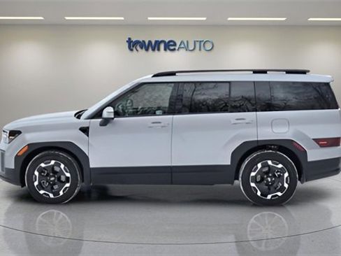 Used 2025 Hyundai Santa Fe SEL image 2