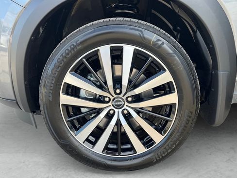 New 2025 Nissan Pathfinder Platinum image 23