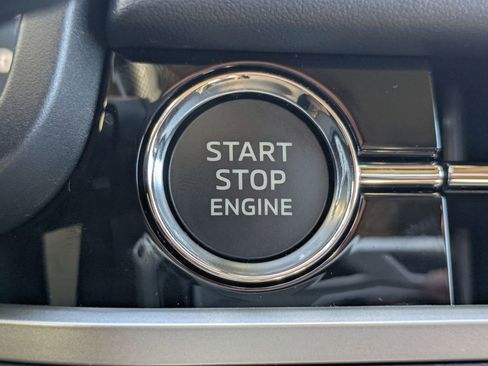 New 2026 Mitsubishi Outlander ES FWD image 32