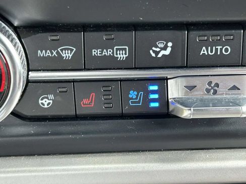 Used 2024 Ford Expedition Limited AWD/4WD image 17