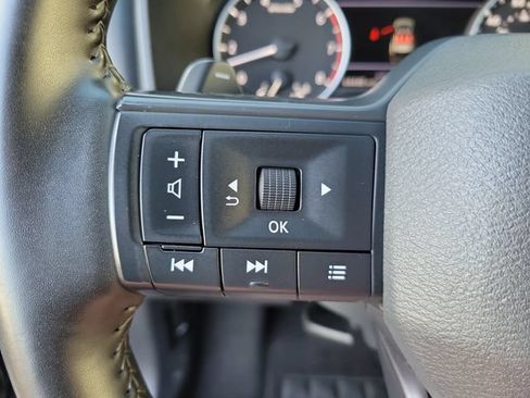 Used 2025 Nissan Rogue SV AWD/4WD image 27