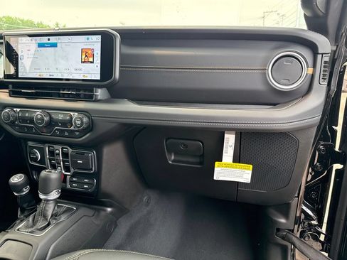 New 2026 Jeep Wrangler Unlimited Sahara AWD/4WD image 27