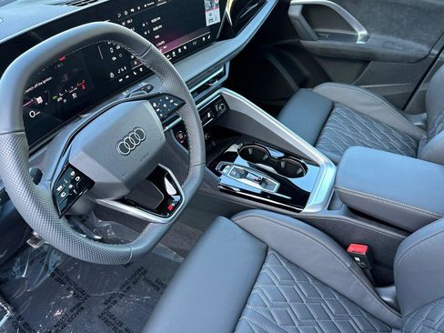 New 2025 Audi SQ5 Premium Plus image 9