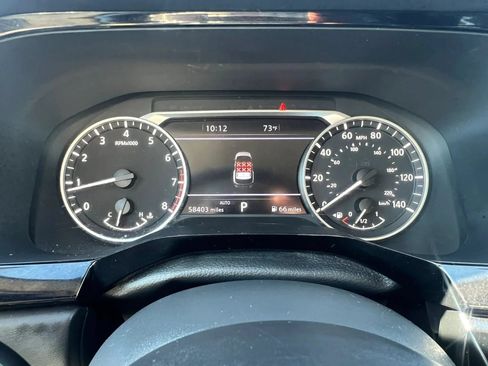 Used 2023 Nissan Pathfinder SL w/ Black Appearance Package AWD/4WD image 18