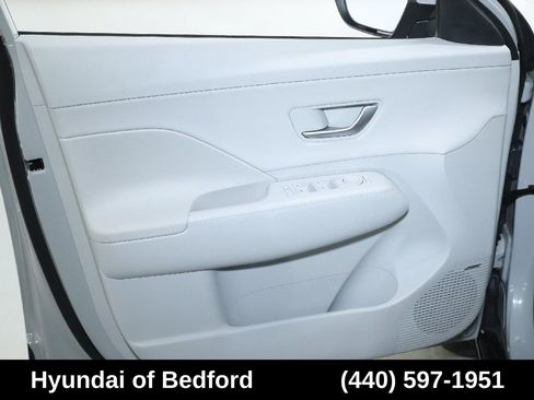 Used 2024 Hyundai Kona Limited AWD/4WD image 16