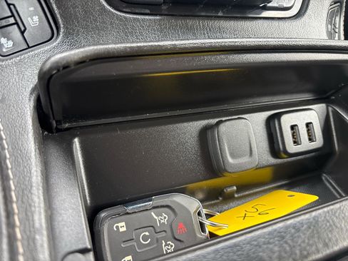 Used 2019 Chevrolet Suburban Premier image 28