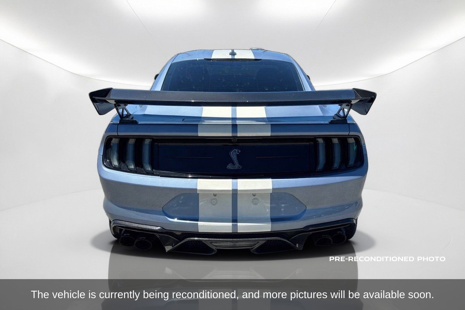 Used 2022 Ford Mustang Shelby GT500 w/ Carbon Fiber Track Pack RWD image 7