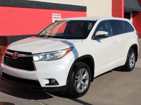 Used 2015 Toyota Highlander Plus AWD/4WD image 8