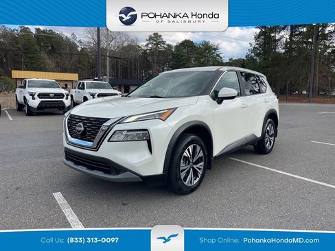 Used 2023 Nissan Rogue SV image 1