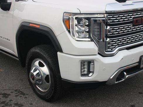 Used 2023 GMC Sierra 3500 Denali w/ Denali Ultimate Package image 9