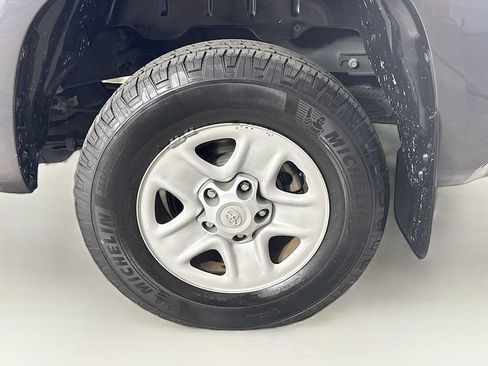 Used 2018 Toyota Tundra SR5 w/ SR5 Upgrade Package RWD image 30
