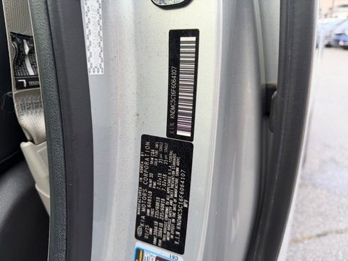 Used 2015 Kia Sedona SX FWD image 34