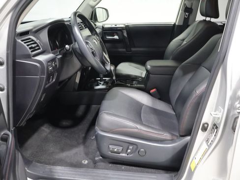 Used 2020 Toyota 4Runner TRD Off-Road Premium w/ Moonroof Package AWD/4WD image 9