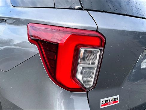 Used 2022 Ford Explorer ST-Line image 28