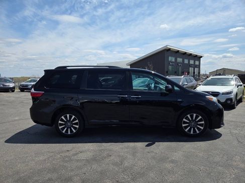 Used 2019 Toyota Sienna XLE AWD/4WD image 22