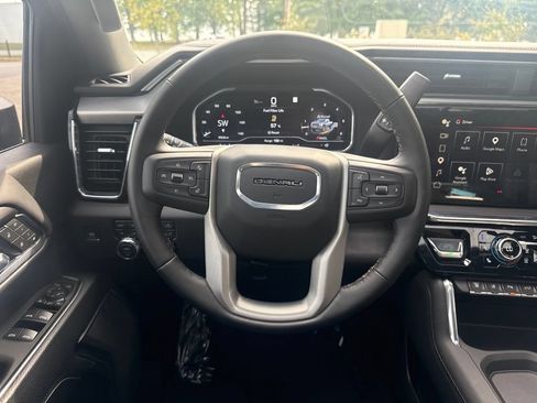 Used 2025 GMC Sierra 2500 Denali AWD/4WD image 16