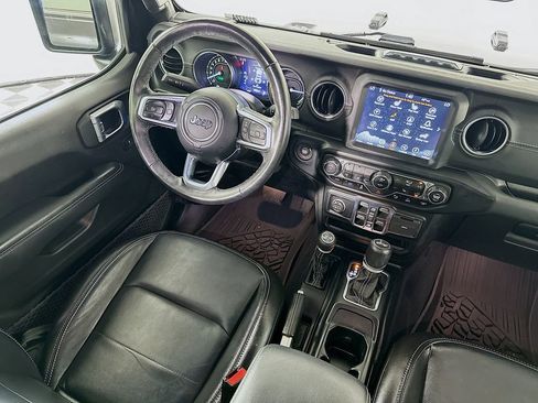 Used 2023 Jeep Wrangler Unlimited Sahara w/ Cold Weather Group AWD/4WD image 19