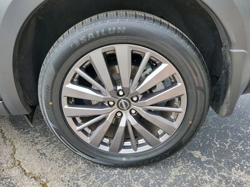 Used 2024 Nissan Pathfinder SL w/ SL Premium Package image 32