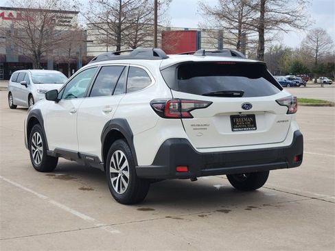 Used 2023 Subaru Outback Premium image 7